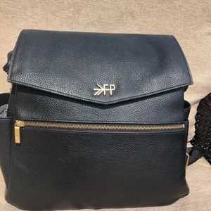 Freshly Picked Classic Diaper Bag; Ebony